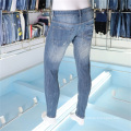 Hellblaue Herren zerrissene Jeans Brauch